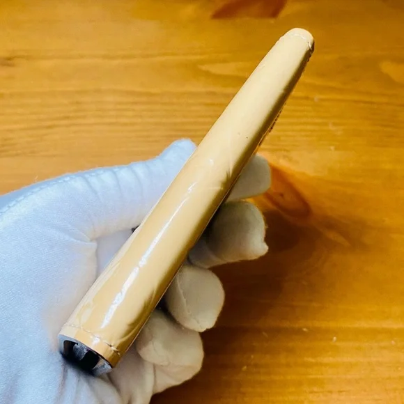 EUC Louis Vuitton Cream Envelope Carte de Visite Monogram Vernis Wallet - Picture 8 of 15